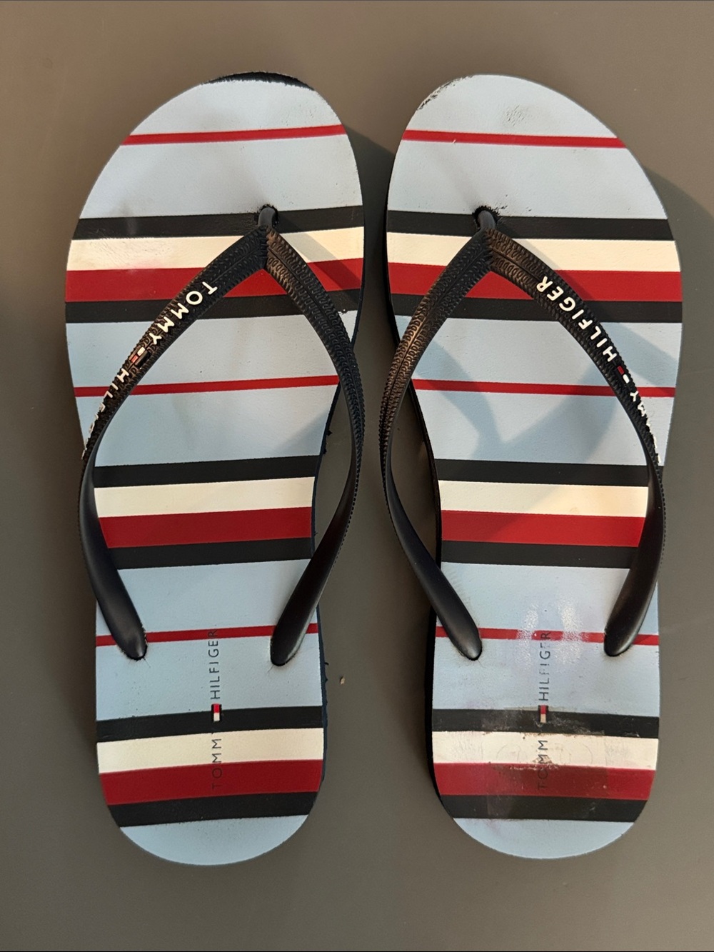 Tommy Hilfiger women’s Red White Blue Flip Flops Size 9/10